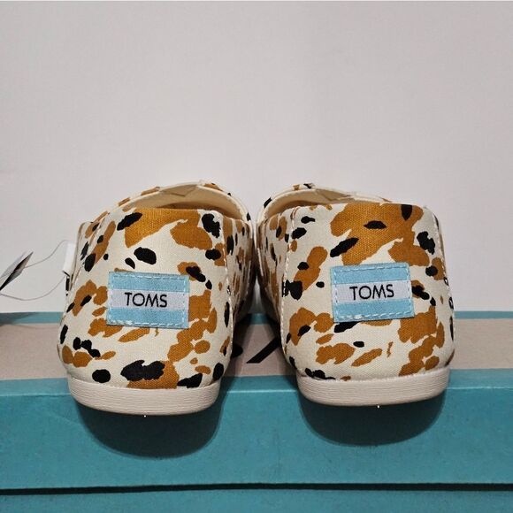 🐮Toms, Alpargata in abstract cown design. NWT-Size 8.5 - Picture 7 of 8